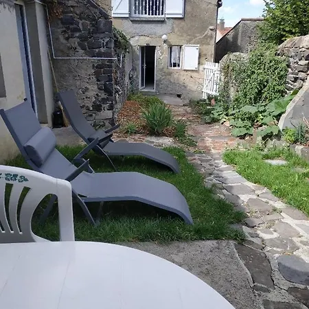 Nyaraló Nid Sous Le Volcan - Maison Avec Jardins